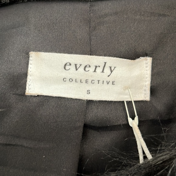 Tess black faux fur jacket - Picture 5 of 10